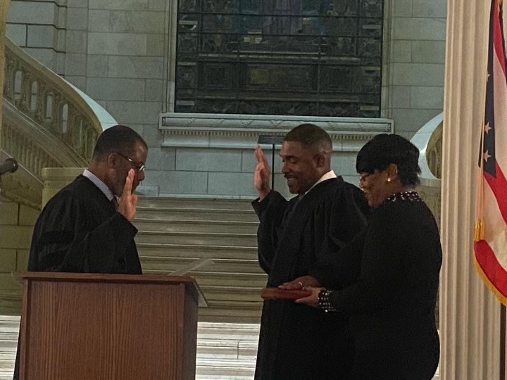 Judge Ryan being sworn in